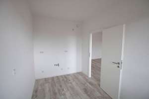Große 3-Raumwohnung Balkon und Blick auf die Heide! – Eichelweg 3, 6120 Heide-Nord/Blumenau, Halle (Saale) – Vorschaubild 5