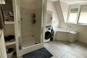 Ansprechende 5-Zimmer-Wohnung mit Balkon und EBK in Hockenheim – Die vollständige Adresse der Immobilie erhältst du vom Anbieter., 68766 Hockenheim – Vorschaubild 4