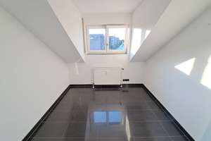 Wunderschöne, helle DG Maisonette Wohnung – Die vollständige Adresse der Immobilie erhältst du vom Anbieter., 73269 Hochdorf – Vorschaubild 8
