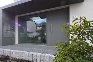 Moderne Neubauwohnung mit eigenem Garten am Güdinger Berg! – Die vollständige Adresse der Immobilie erhältst du vom Anbieter., 66130 Güdingen, Saarbrücken – Vorschaubild 2