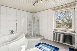 Individuelles Wohnparadies mit Garten, Sauna und sofortigem Einzug in Senden Wullenstetten – Die vollständige Adresse der Immobilie erhältst du vom Anbieter., 89250 Senden – Vorschaubild 10