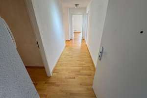 Willkommen- mit viel Licht und 2 Bäder – Die vollständige Adresse der Immobilie erhältst du vom Anbieter., 70374 Im Geiger, Stuttgart – Vorschaubild 2