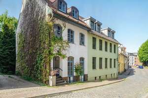 Altstadtflair trifft Wohnkomfort I Modernes Stadthaus mit Einliegerwohnung & bezauberndem Grundstück – Die vollständige Adresse der Immobilie erhältst du vom Anbieter., 18055 Stadtmitte, Rostock – Vorschaubild 2
