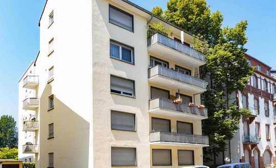 Großzügige 4- bis 5-Zi-Whg mit zwei Balkonen und Rheinblick – flexible Nutzung durch zwei Einheiten