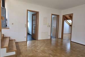 4-Zimmer-Galeriewohnung in Würzburg mit Dachloggia, toller Aussicht auf die Festung und Steinburg! – Gertraud-Rostosky-Strasse 37, 97082 Steinbachtal, Würzburg – Vorschaubild 5