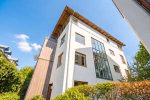 Penthouse mit Elbpanorama in Blankenese Tiefgarage · Glasaufzug · barrierearm – Die vollständige Adresse der Immobilie erhältst du vom Anbieter., 22587 Blankenese, Hamburg – Vorschaubild 7