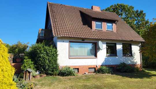 Bild von Wohnen & Ertrag: Wohnhaus mit Einliegerwohnung auf 1034 m² Grundstück in Seitenstraße