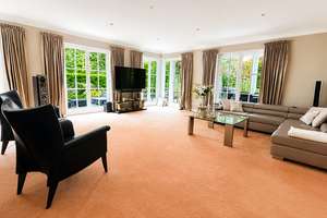 Exklusive Villa 
mit Pool, traumhaftem Garten & 3er-Garage 
in Hamburg-Wohldorf-Ohlstedt – Die vollständige Adresse der Immobilie erhältst du vom Anbieter., 22397 Wohldorf-Ohlstedt, Hamburg – Vorschaubild 5