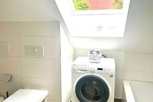 Wunderbares DG-Apartment mit charmanter Ausstattung in ruhiger Lage – Josef-Barth-Str. 8, 93057 Reinhausen, Regensburg – Vorschaubild 14