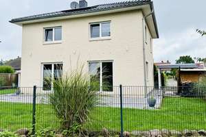 Neuwertige Stadtvilla zum Verlieben - Ihr neues Zuhause in Fredersdorf bei Berlin! – Die vollständige Adresse der Immobilie erhältst du vom Anbieter., 15370 Fredersdorf-Vogelsdorf – Vorschaubild 2