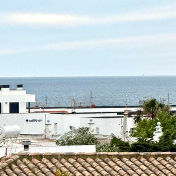 REIHENHAUS MIT AUSSICHT