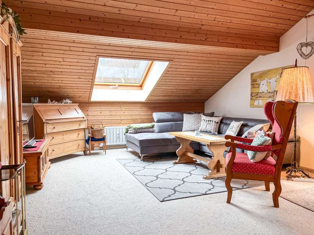 Immobilie in Aschau im Chiemgau - An der Prien, plus vielseitig nutzbarer Hobbyraum! - Bild 3