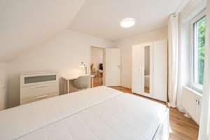 Frisch sanierte 2-RW im DG* neue EBK* Süd-Balkon* moderne Möblierung* Bad mit Wanne* AK* PKW-SP* – Am Weißiger Bach 30b, 1328 Weißig, Dresden – Vorschaubild 21