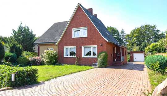 Bild von Einfamilienhaus mit Einliegerwohnung
**neue Heizung **
2 separate Auffahrten
wunderschön ruhig g