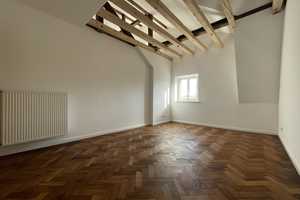 Elegante Dachgeschoss-Galeriewohnung am Nockherberg mit neuer Einbauküche – Tegernseer Landstraße 10, 81541 München – Vorschaubild 2
