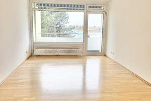 RESERVIERT! - Helle und freie 3-Zimmer-Wohnung mit Stellplatz