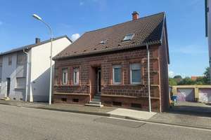 Schönes, unverbautes Musikantenhaus mit großem Grundstück – Die vollständige Adresse der Immobilie erhältst du vom Anbieter., 67686 Mackenbach – Vorschaubild 1