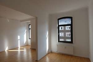 Altbaucharme von 1905 -  3 Zimmerwohnung mit Stuck nähe Maschsee zum 01.07.2026 – Alte Döhrener Straße 60, 30173 Südstadt, Hannover – Vorschaubild 3