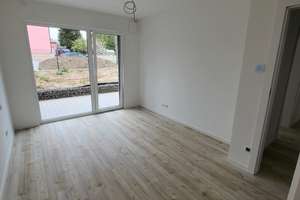 Gehobene, moderne 3-Zimmer-Wohnung mit privatem Garten Einbauküche und großer Terrasse in Regensburg – 93057 Konradsiedlung-Wutzlhofen, Regensburg – Vorschaubild 9