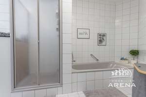 Hochzoll-Süd. Naturnah. Modernisiert. Helle & gepflegte 3 ZKB nähe Kuhsee mit Loggia, TG & EBK! – Die vollständige Adresse der Immobilie erhältst du vom Anbieter., 86163 Hochzoll-Süd, Augsburg – Vorschaubild 29