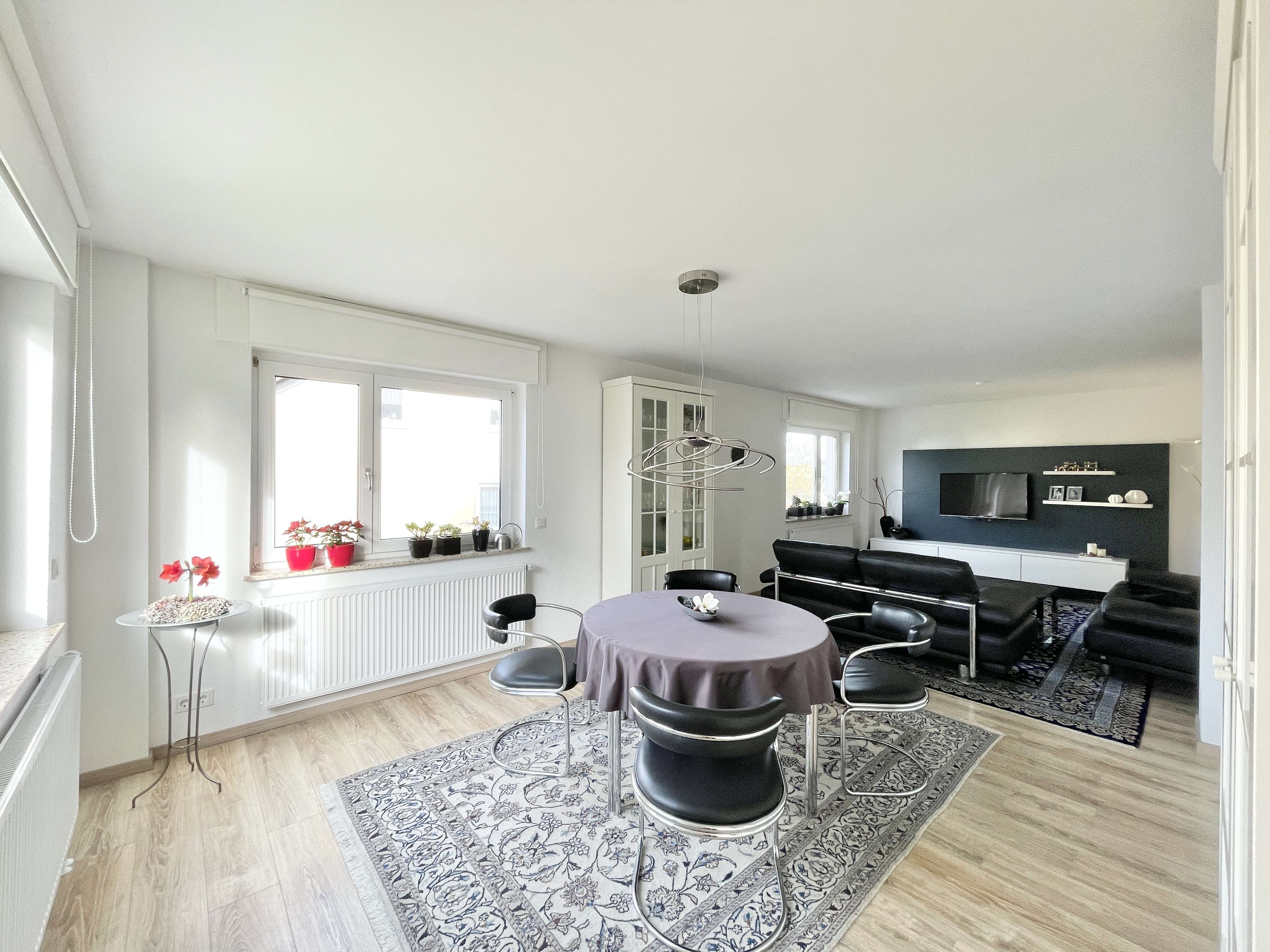 Immobilie in Hohenstein - EINZIEHEN UND WOHLFÜHLEN! TOP RENOVIERTES EINFAMILIENHAUS IN 1A WOHNLAGE IN HOHENSTEIN BREITHARDT - Bild 6