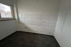 Schöne Wohnung mit Balkon! – Schwarzenberger Straße 33, 47226 Rheinhausen-Mitte, Duisburg – Vorschaubild 1