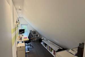 Modernes Wohnen: Möblierte Doppelhaushälfte mit Garten & Garage in Düsseldorf-Urdenbach – 40595 Urdenbach, Düsseldorf – Vorschaubild 41