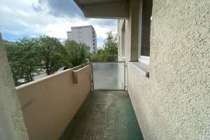 Frisch renoviert: ansprechende 2-Zimmer-Wohnung mit Balkon und Einbauküche – Gelbhofstr. 22, 81375 Neuhadern, München – Vorschaubild 4