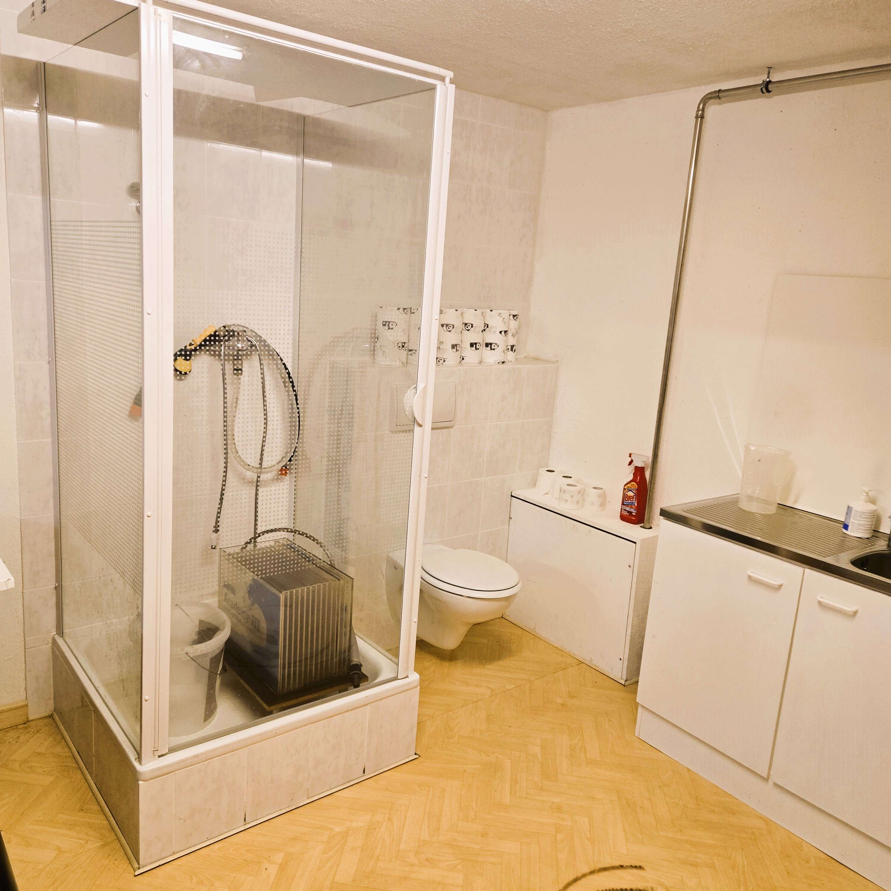 Immobilie in Karlsfeld - Hobbyraum mit Toilette und Bad zu verkaufen - Bild 0