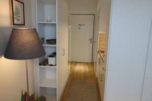 Zuhause mit Balkon, modernes möbliertes Apartment mit Wohlfühl-Einrichtungskonzept – Willy-Brandt-Alle 14, 81829 Messestadt Riem, München – Vorschaubild 2
