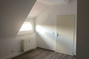 2-Zimmer-Dachgeschosswohnung frisch saniert! – Franz-Grashof-Str. 42, 68199 Neckarau, Mannheim – Vorschaubild 5