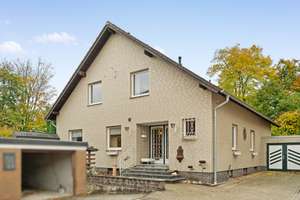 Viel Platz für Familie und mehr: Großes Haus mit Einliegerwohnung in Geilenkirchen – Die vollständige Adresse der Immobilie erhältst du vom Anbieter., 52511 Geilenkirchen – Vorschaubild 2