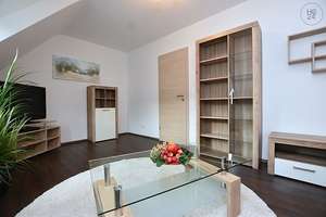 Sonnige, sehr schöne und modern möblierte Wohnung in Stuttgart Wangen – Die vollständige Adresse der Immobilie erhältst du vom Anbieter., 70327 Wangen, Stuttgart – Vorschaubild 9