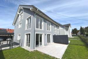 Hochwertige Neubau-Doppelhaushälfte in Erding (bezugsfrei) – Wiesenweg 1a, 85434 Erding – Vorschaubild 1