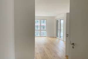 Neubaukomfort: 2 Zimmer mit Glaswand-Loggia, kompakter Schnitt, Einbauküche, Walk-In-Dusche, Aufzug – Hildesheimer Straße 452, 30519 Wülfel, Hannover – Vorschaubild 9