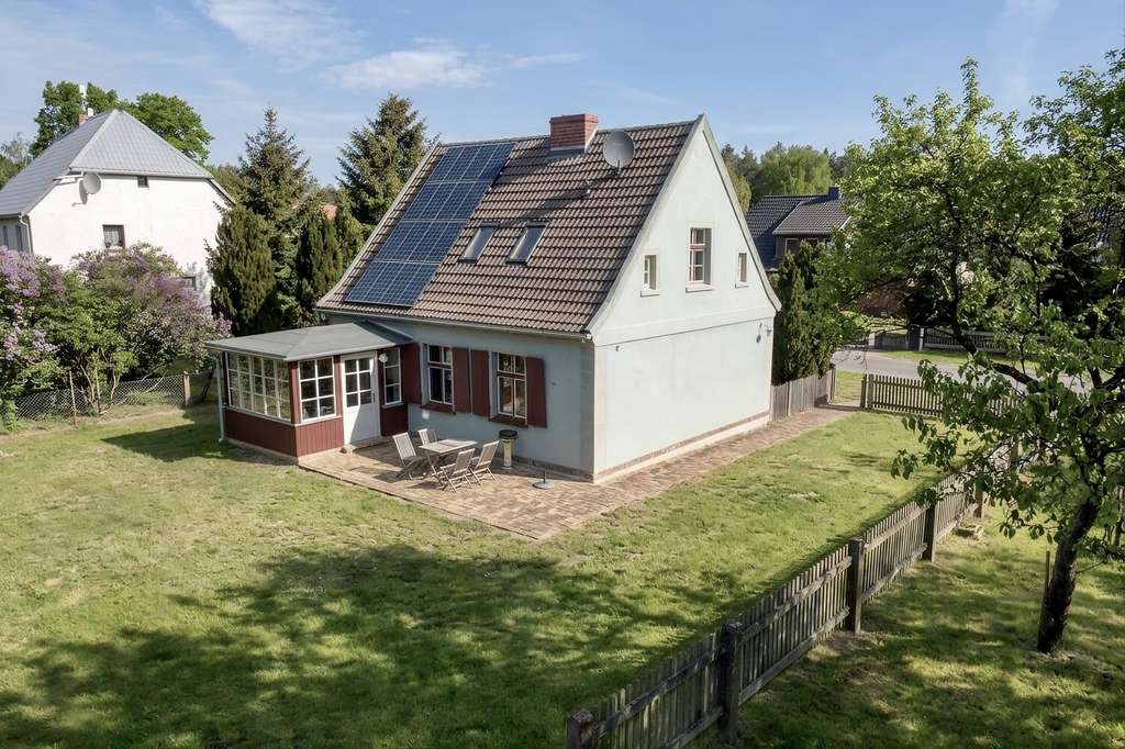 Immobilie in Hintersee - Historische Öfen, Dielenböden und Sauna: Charmantes Haus mit großem Grundstück nahe des Haffs - Bild 0