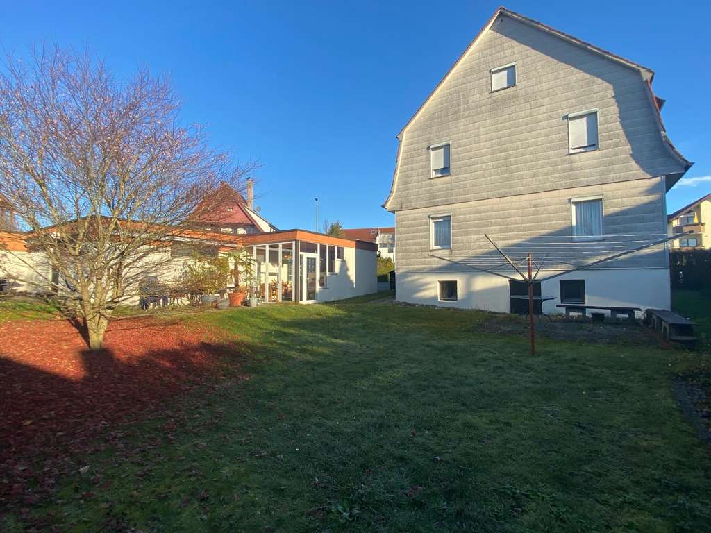 Immobilie in Welzheim - Welzheim: Älteres Haus mit Charme, Doppelgarage und Nebengebäude! - Bild 0
