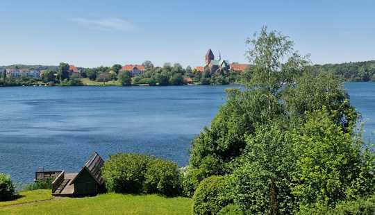 Bild von Einfamilienhaus mit Bootshaus und Steg in traumhafter Lage direkt am Ratzeburger Domsee