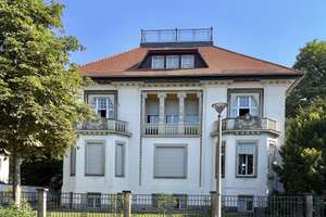 Großzügige 3-Zimmer-Maisonette-Wohnung mit Dachterrasse am Großen Garten