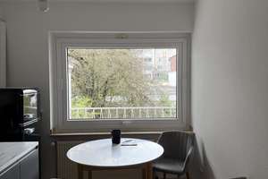 Möblierte 2-Zimmer Wohnung mit großem Balkon im 1. OG in Düsseldorf Pempelfort  – Annastraße 49, 40477 Pempelfort, Düsseldorf – Vorschaubild 1