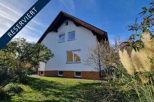 Einziehen ohne Renovierungsaufwand-Lichtdurchflutetes Einfamilienhaus in sehr guter Altdorf-Wohnlage – Die vollständige Adresse der Immobilie erhältst du vom Anbieter., 90518 Altdorf bei Nürnberg – Vorschaubild 1
