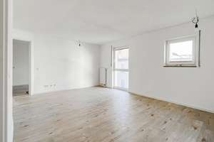 Mitten in der City: 2-Zimmer-Whg mit Duplex-Stellplatz und Südbalkon! – Sauerstraße 3, 85049 Mitte, Ingolstadt – Vorschaubild 2