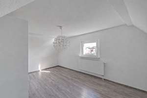Zuhause mit 3 Zimmern und Balkon in Gelsenkirchen – Emdener Straße 7a, 45894 Buer, Gelsenkirchen – Vorschaubild 2