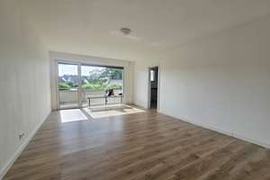Lichthelle Erdgeschosswohnung mit XXL-Balkon und Einbauküche an der Stadtgrenze zu Haan und Hilden – Maubeshauser Straße 28, 42697 Ohligs/Aufderhöhe/Merscheid, Solingen – Vorschaubild 2