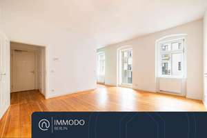 ⭐️ Toplage am Zionskirchplatz: Sanierte 2-Zimmer-Altbauwohnung mit Balkon, EBK und schönen Dielen