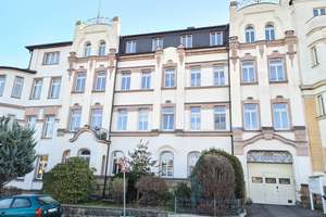 Attraktive 2-Raum-Wohnung mit Balkon und Einbauküche in einem aufwändig sanierten Gründerzeithaus im – Hofer Straße 56, 9130 Sonnenberg, Chemnitz – Vorschaubild 1