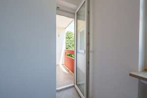 SOPART IMMOBILIEN - Geräumige 2-Zimmer-Dachterrassenwohnung - zentral und dennoch ruhig gelegen. – Osterseestr. 22, 82194 Gröbenzell – Vorschaubild 4