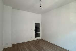 Helle 2-Raum-Wohnung mit Balkon, Küche mit Fenster und Tageslichtbad – Bernsdorfer Straße 87, 9126 Bernsdorf, Chemnitz – Vorschaubild 5