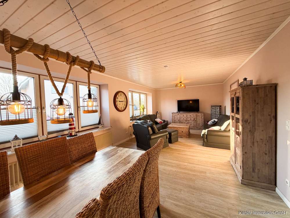 Am Büsumer Hafen! EFH mit ca. 173,39 m² Wohnfläche, Einliegerwohnung, Garage auf 385 m² Eigenland, Dithmarschen Kreis – Bild 2