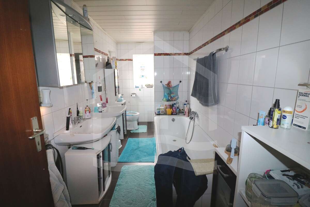 Immobilie in Widdern - Einfamilienhaus mit vielseitigen Nutzungsmöglichkeiten und großzügigem Platzangebot - Bild 4